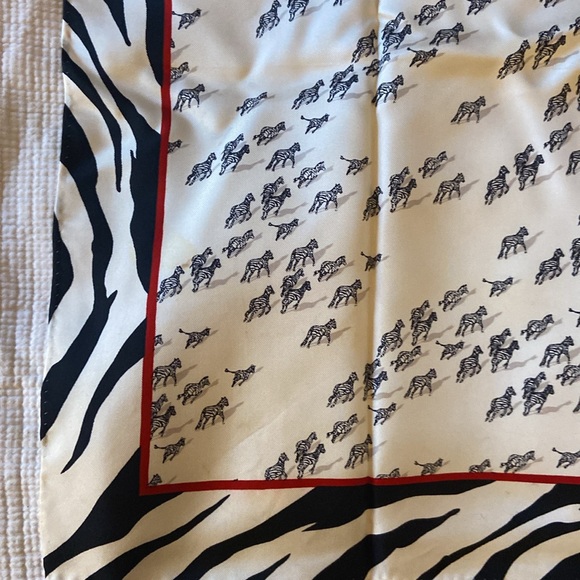 Wathne ZEBRAS silk scarf - Picture 2 of 7